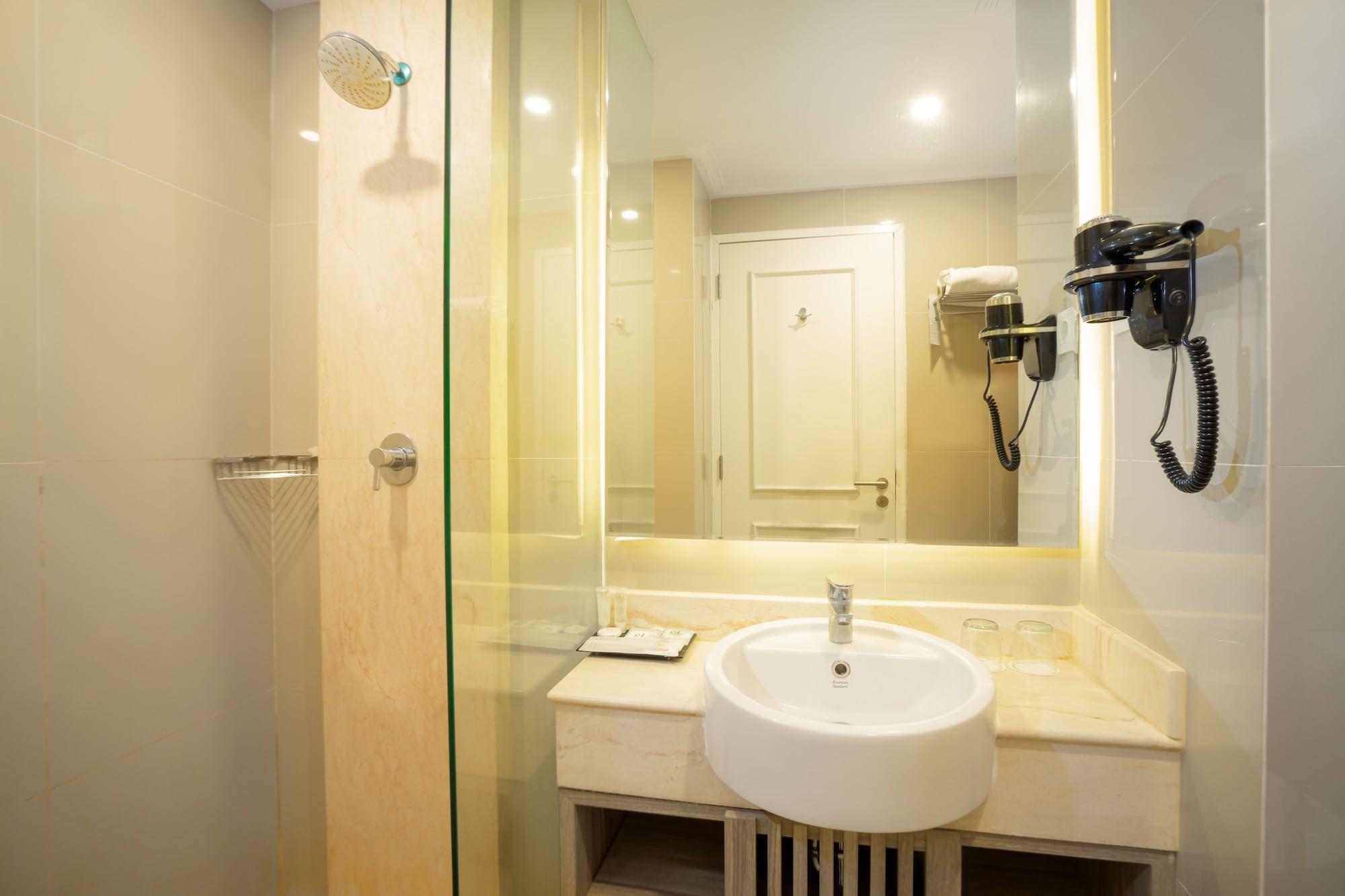 El Hotel Yogyakarta Malioboro Εξωτερικό φωτογραφία