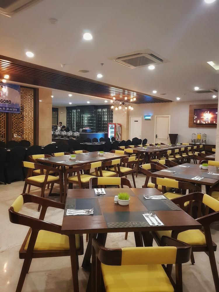 El Hotel Yogyakarta Malioboro Εξωτερικό φωτογραφία